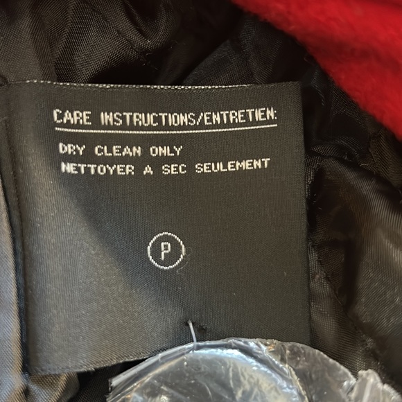 Red jacket with button detailing - Picture 4 of 7